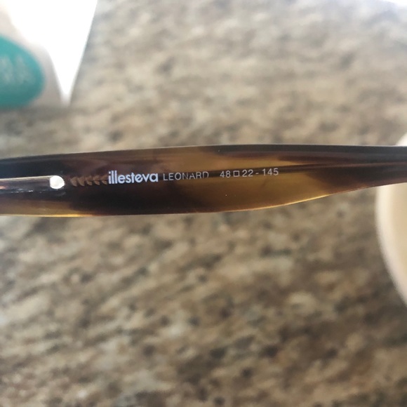 MOVING SALE MAKE ME AN OFFER - Picture 6 of 7